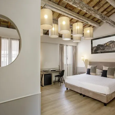 Condotti Palace Szálloda Róma