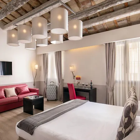 Szálloda Condotti Palace 4*