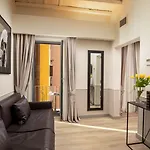 Condotti Palace 4*