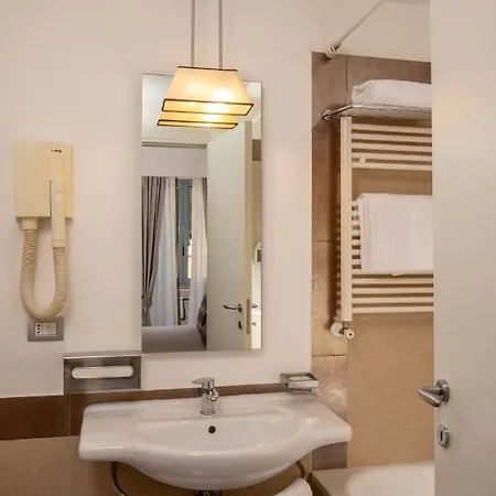 Condotti Palace Hotel 4*