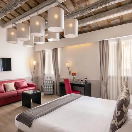 Condotti Palace Hotel