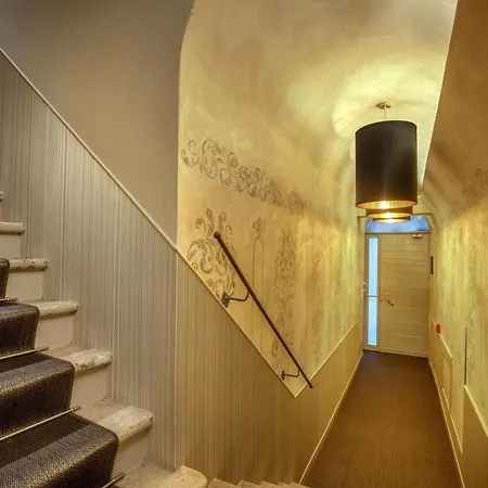 Hotel Condotti Palace 4*