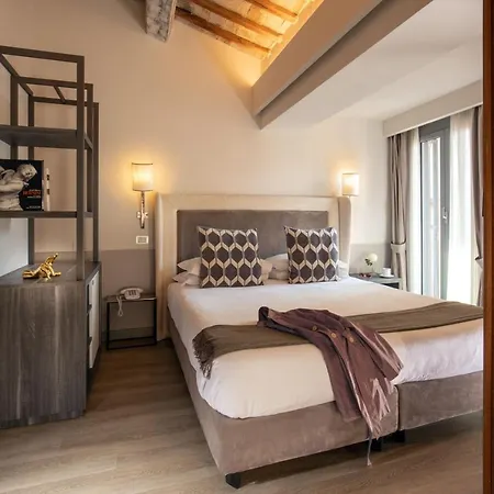Hotell Condotti Palace 4*