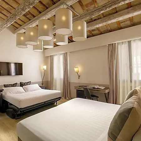 Condotti Palace Hotel