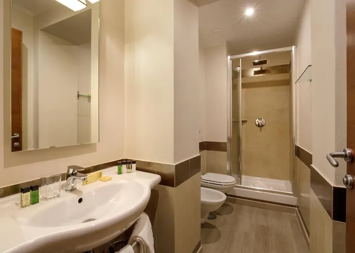 Condotti Palace מלון 4*