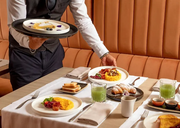 Condotti Palace מלון 4*