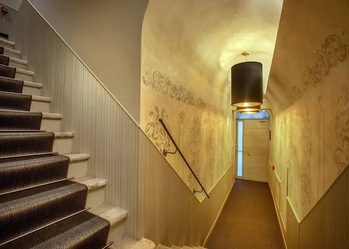 מלון Condotti Palace