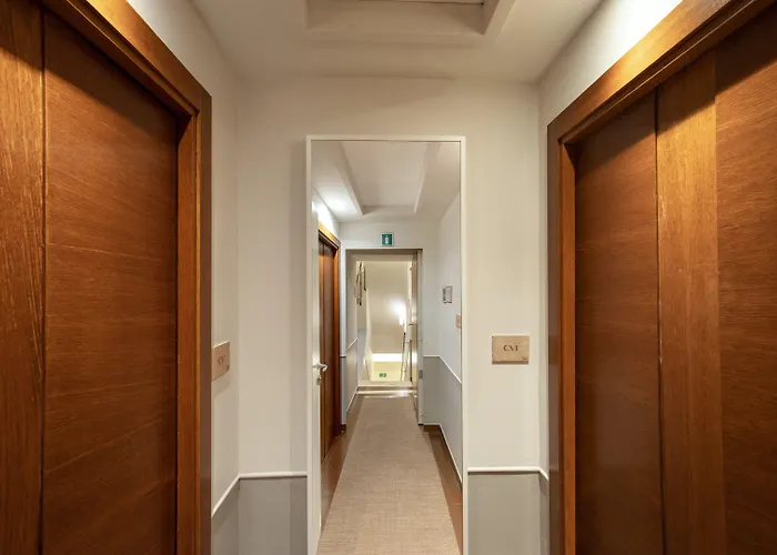 Condotti Palace מלון