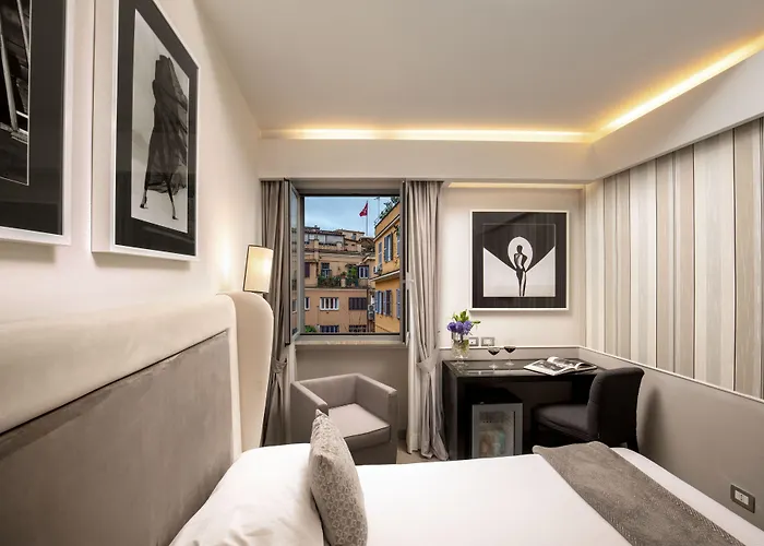 מלון Condotti Palace 4*