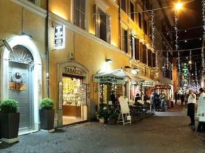 Condotti Palace מלון