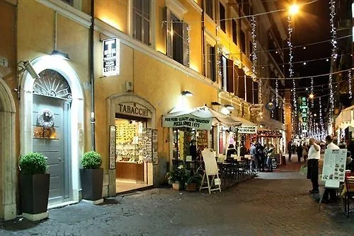 Condotti Palace מלון