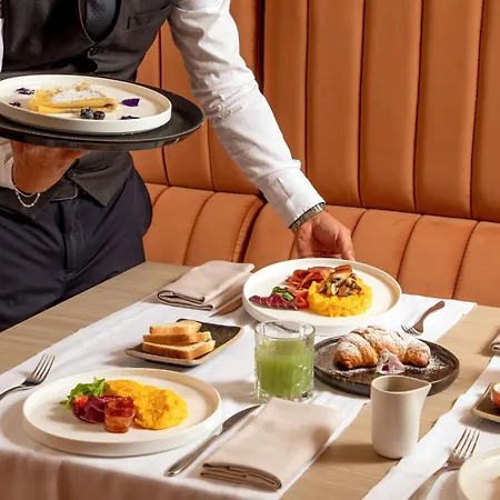 コンドッティ パレス ホテル 4*