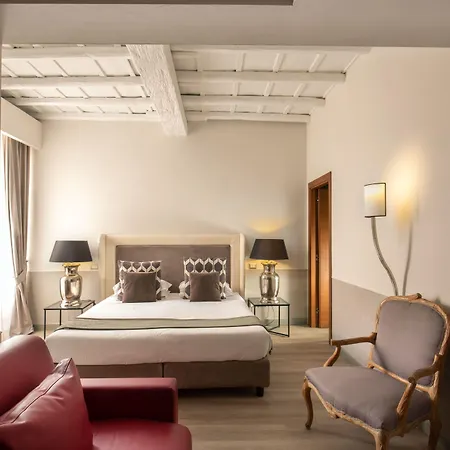 コンドッティ パレス ホテル 4*